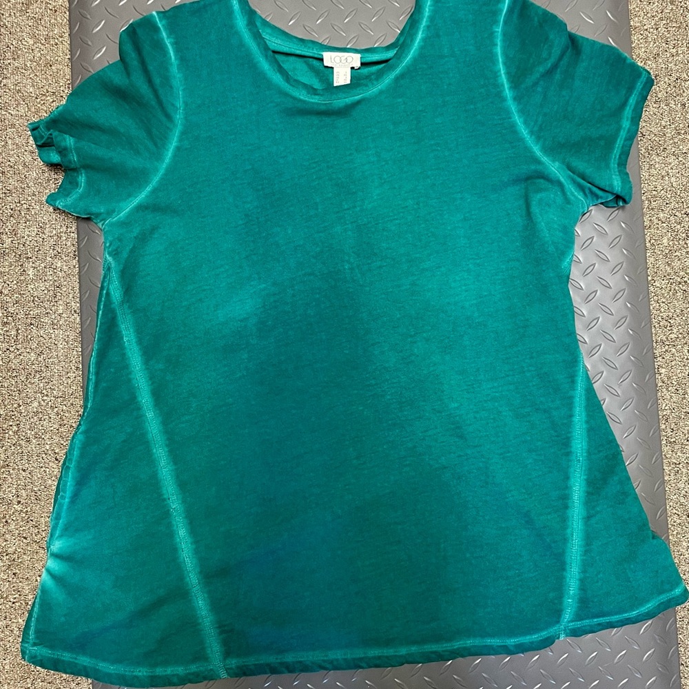 LOGO by a Lori Goldstein distressed tunic top with pockets. Size large.